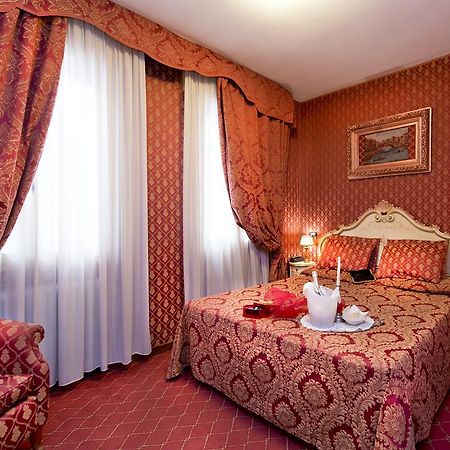 Hotel Mignon Венеция Екстериор снимка
