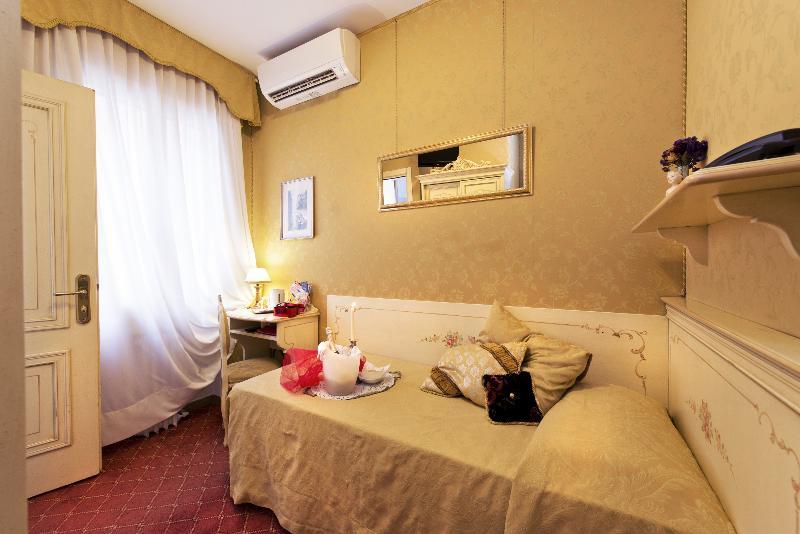 Hotel Mignon Венеция Екстериор снимка